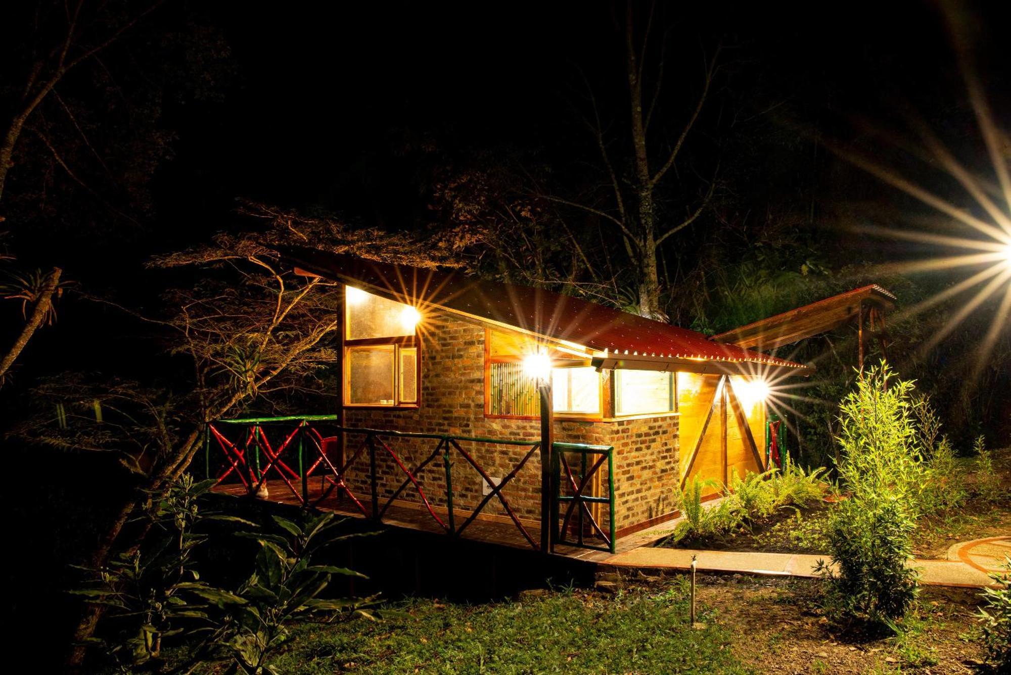Baumhaus Rusticas Con Jacuzzi Privado Casa de Férias *