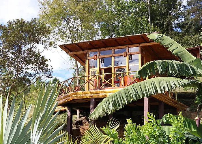BAUMHAUS Cabañas rusticas con jacuzzi privado